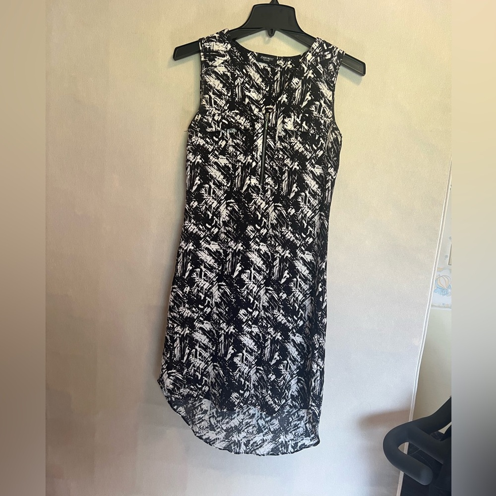 White Sleeveless Asymmetrical Printed Dress